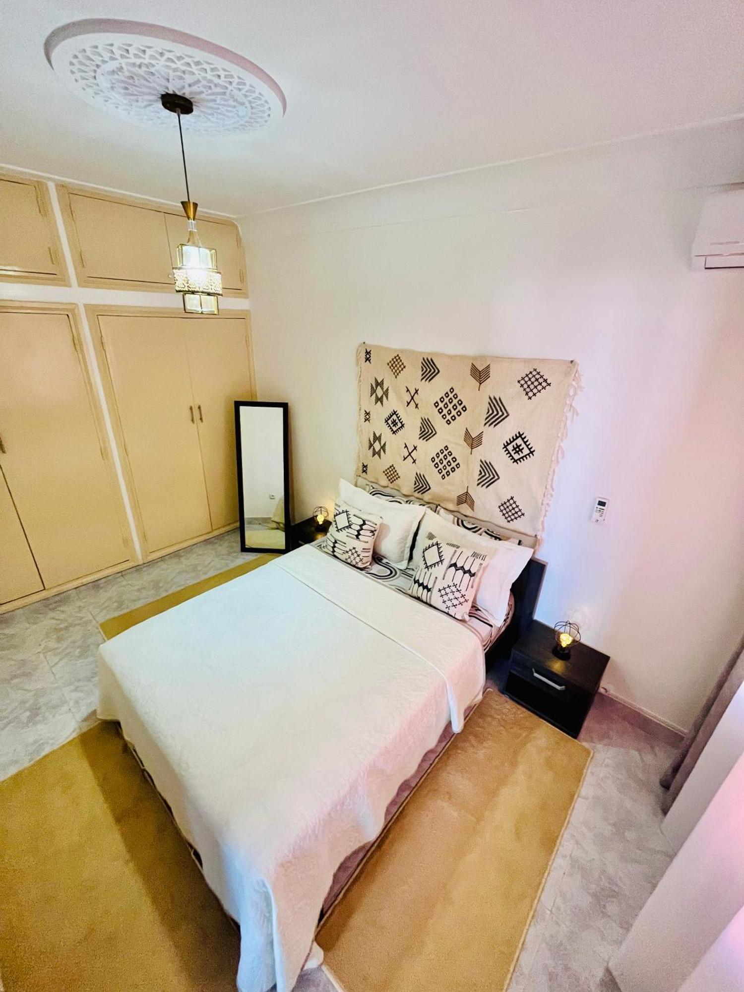 Apartment With Ac And A Private Terrace Climatise Avec Jolie Terrasse Privee *